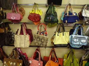 Shops For Discounted Designer Purses 