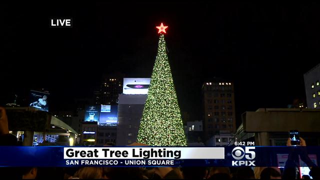 The Macy's Great Tree Lighting at Union Square in San Francisco on November 28, 2014. (CBS)