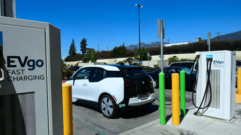 Following Newsom’s Plan, State Aims To Triple Sale Of Electric Cars By 2026