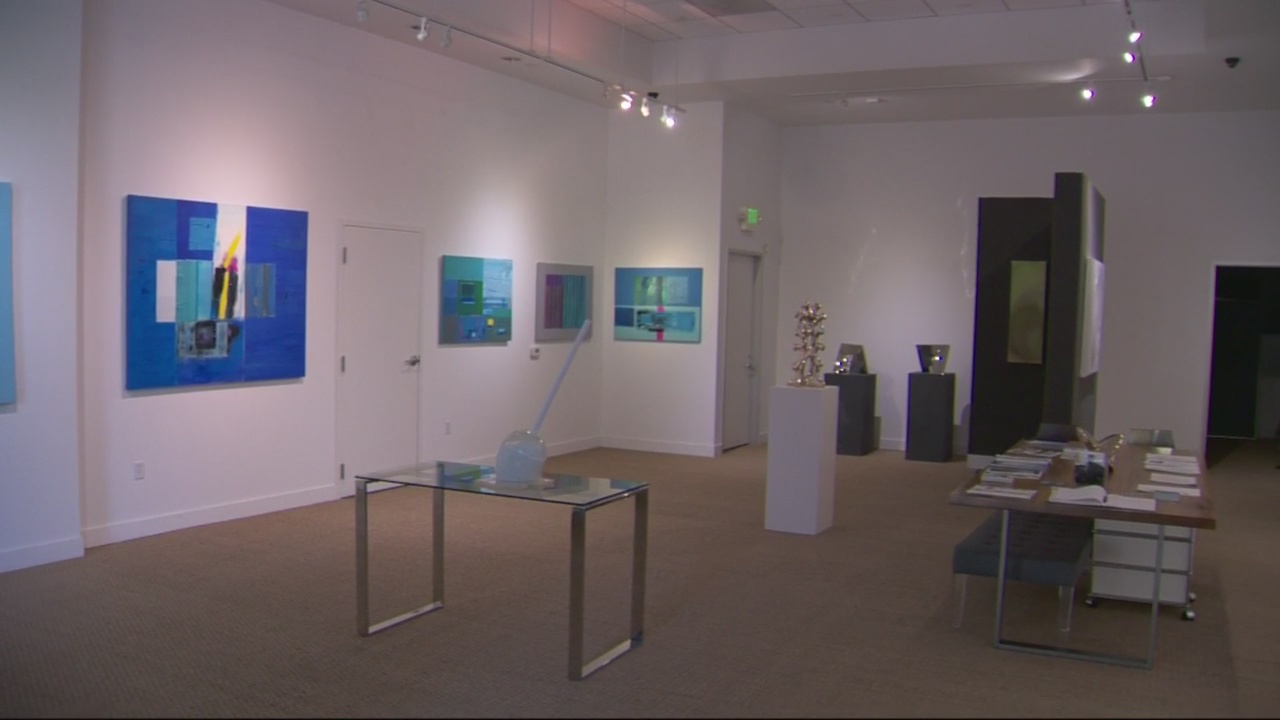 Art Ventures Gallery in Menlo Park, which has opened in defiance of the coronavirus shelter-in-place order. (CBS)
