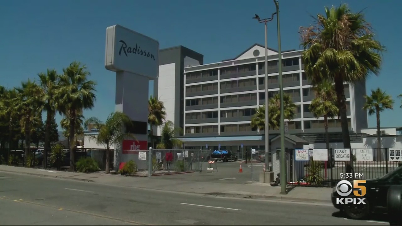 Hotel Rooms Alameda Co. Leased For Homeless Sit Empty Months Into COVID-19 Pandemic - CBS San Francisco