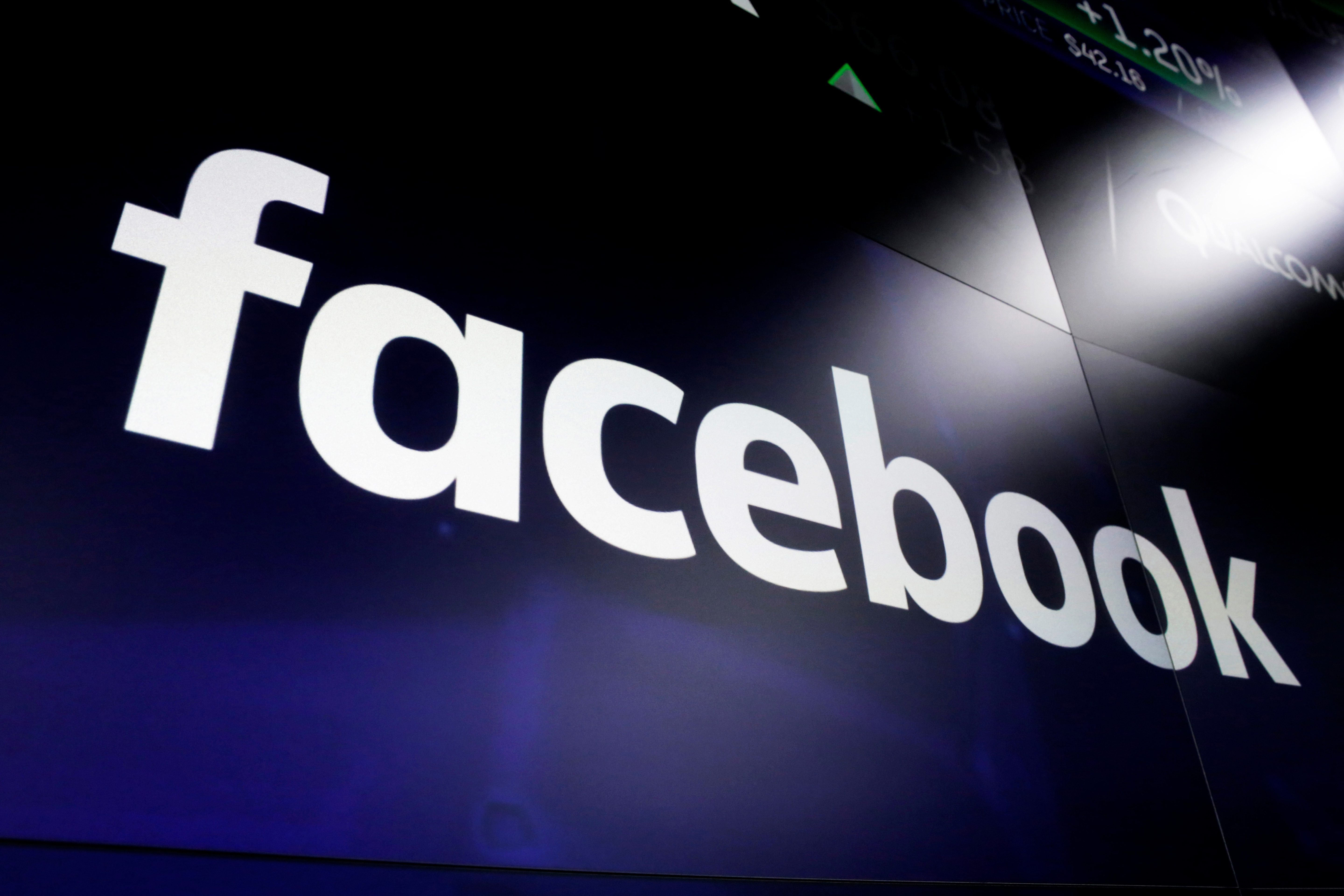 Facebook Asks Court To Dismiss FTC Antitrust Complaint Amid Worldwide Outage