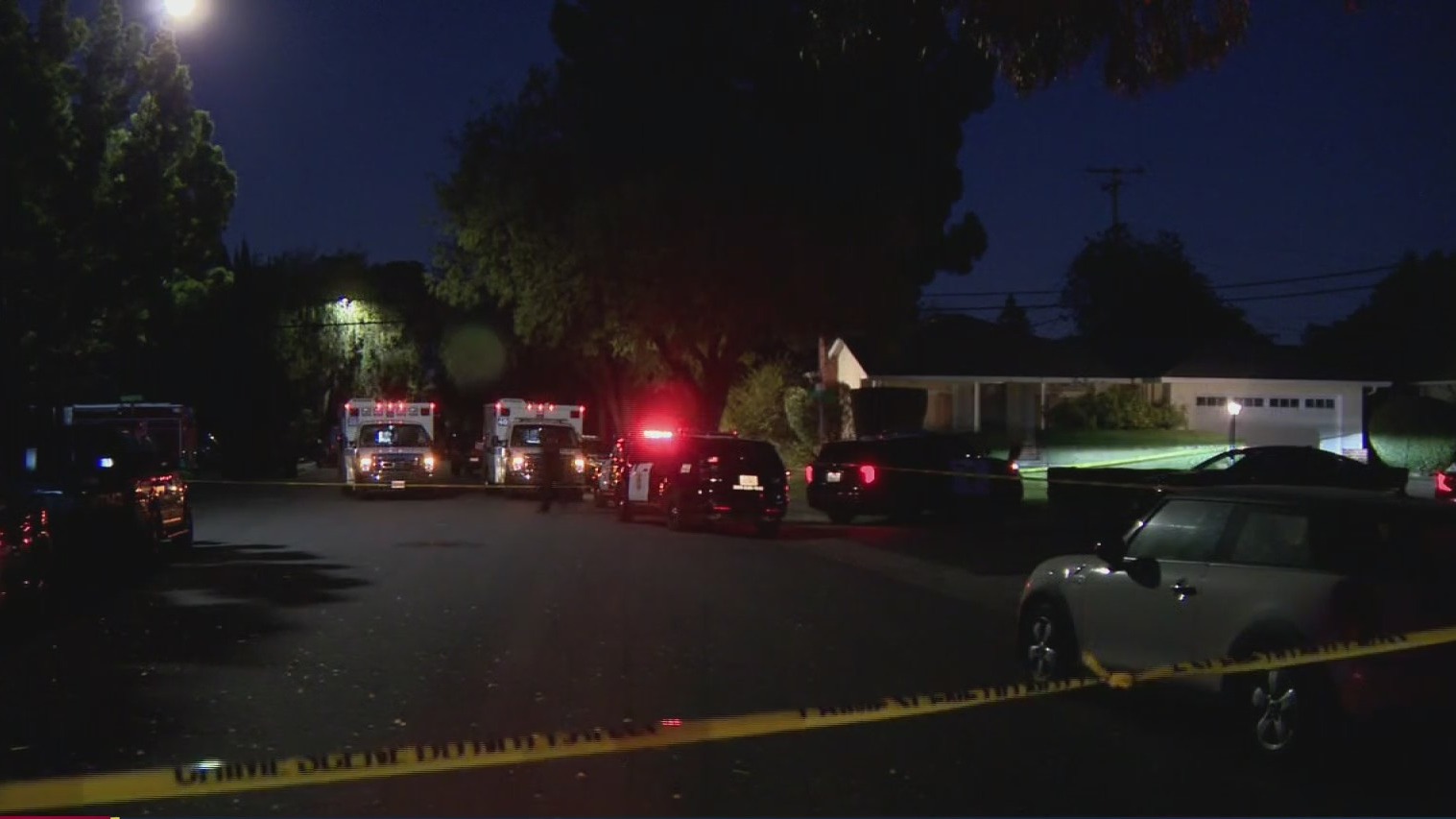 Scene of a standoff on the 400 block of Pala Avenue in Sunnyvale on May 19, 2021. (CBS)