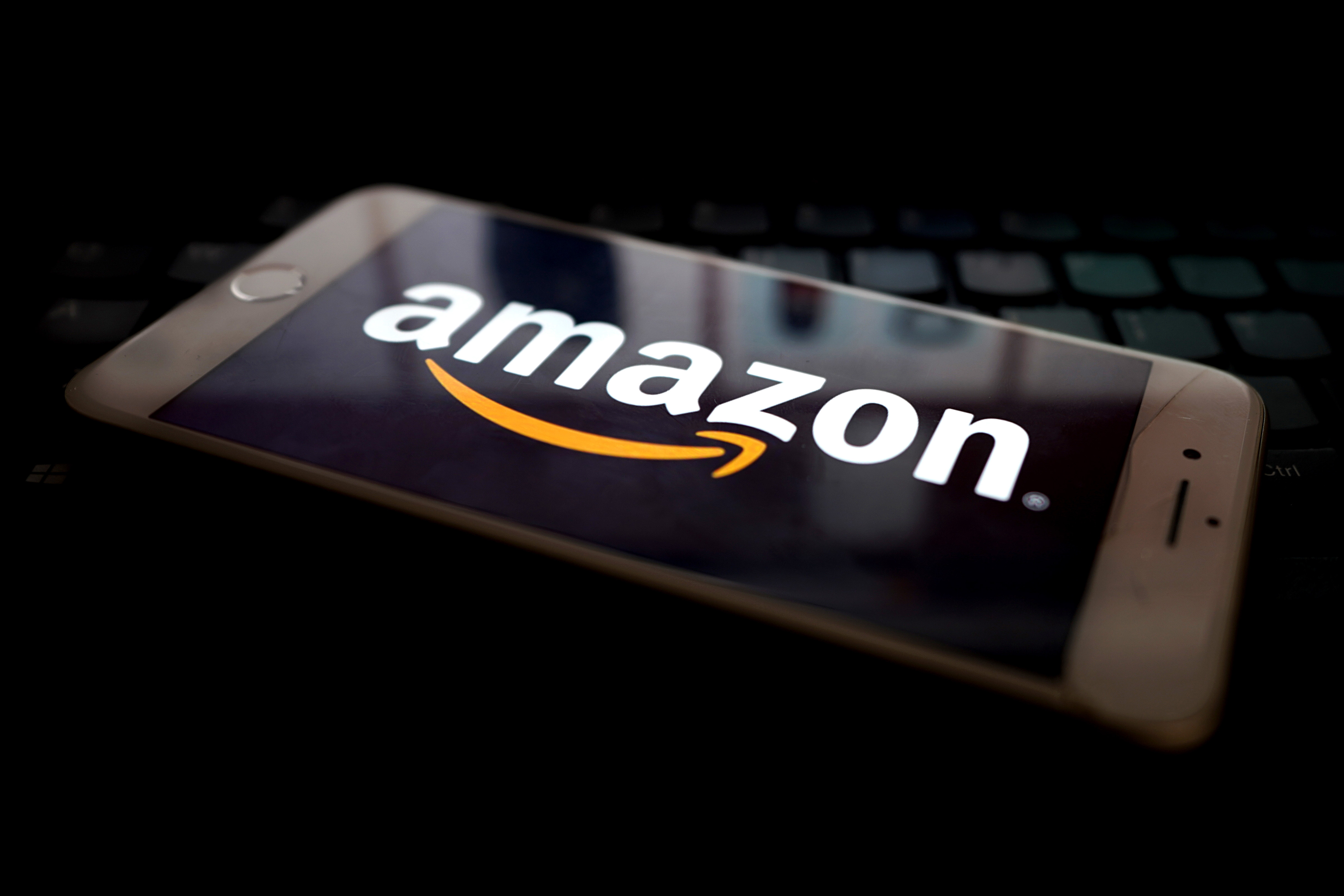 Major Outage Strikes Amazon Web Services ; Netflix, Venmo, Instacart Among Many Affected Sites