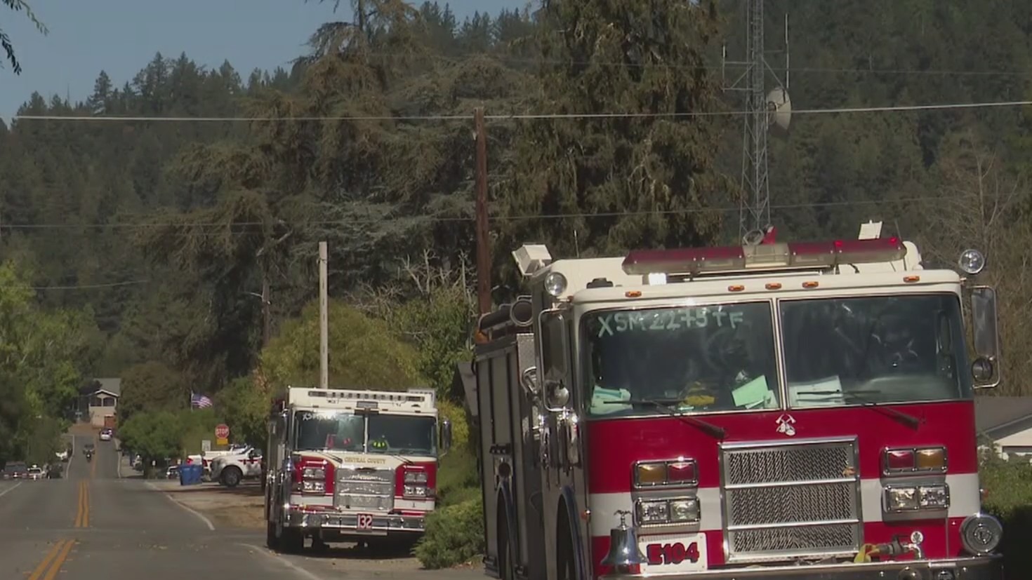 Cal Fire crews in the Santa Cruz Mountains during a Red Flag Warning on October 11, 2021. (CBS)