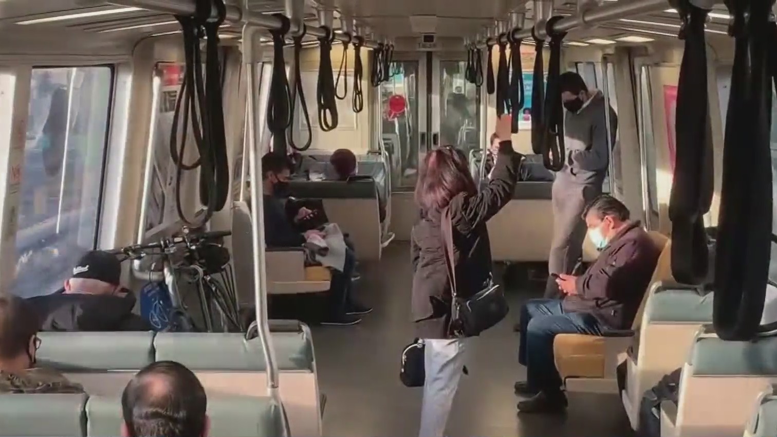 Inside a BART train during the COVID-19 pandemic, November 23, 2021. (CBS)